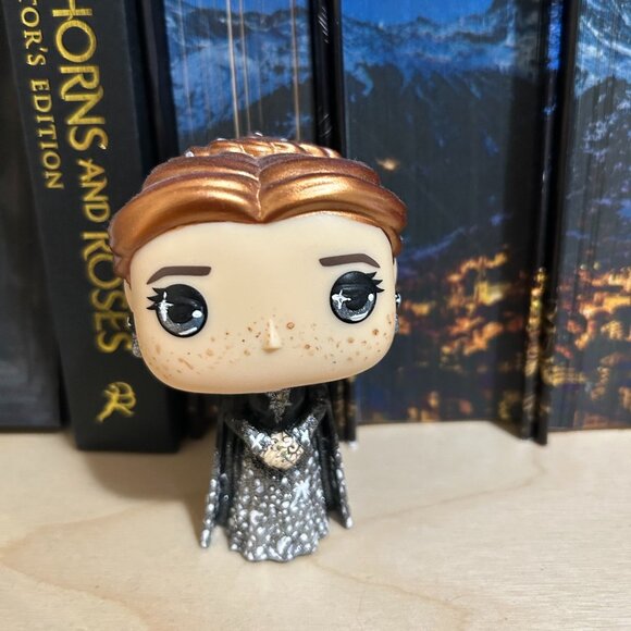 A Court of Thorns and Roses Feyre Archeron Starfall Dress Custom Funko Pop - Picture 1 of 3
